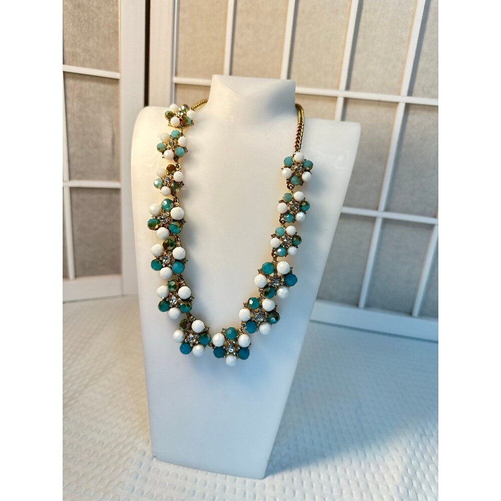 Beautiful Beaded Rhinestones Statement Necklace - Picture 6 of 8